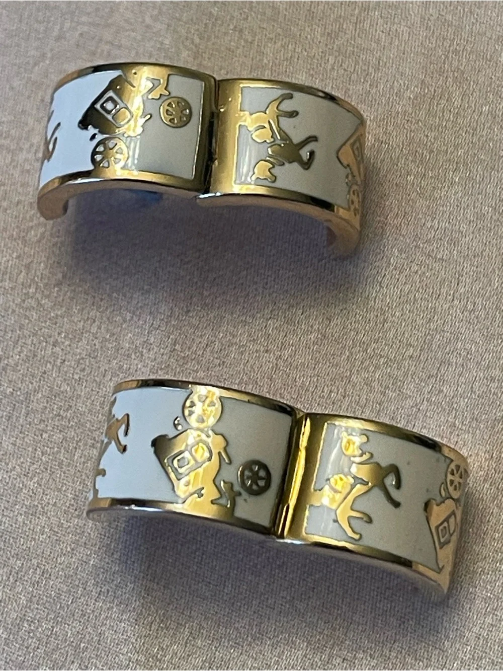 Coach – Enamel Horse & Carriage Huggie Hoop Earrings – White/Gold - Picture 3 of 4